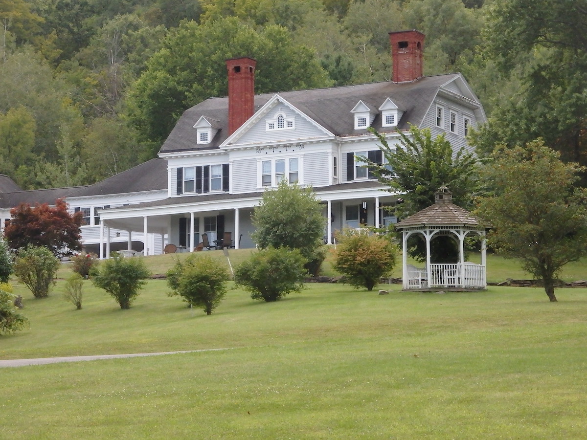 Coppola
                House