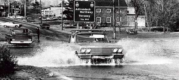 flood on
Western Avenue 19 November 1974