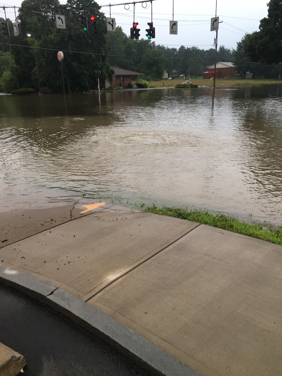 Fuller Rd - Western
Ave intersection flooded 20230718
